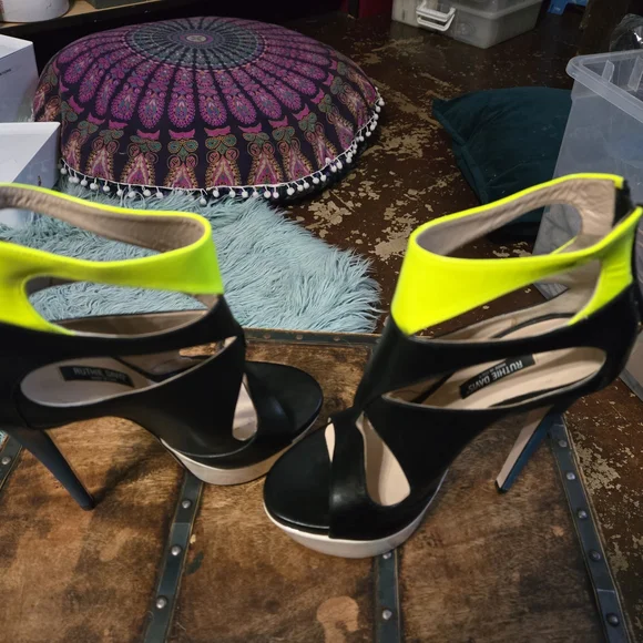 Ruthie Davis Black Leather Heels - Picture 2 of 4